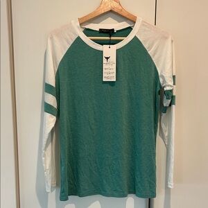 Yidarton Green and White Tee